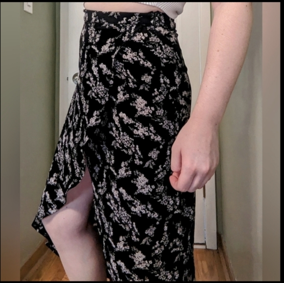 Forever 21 Black & Grey Floral High Low Skirt | Size Small - Picture 5 of 6